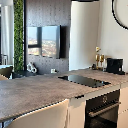 Hanza Tower 24 Jacussi & Pool Apartament *